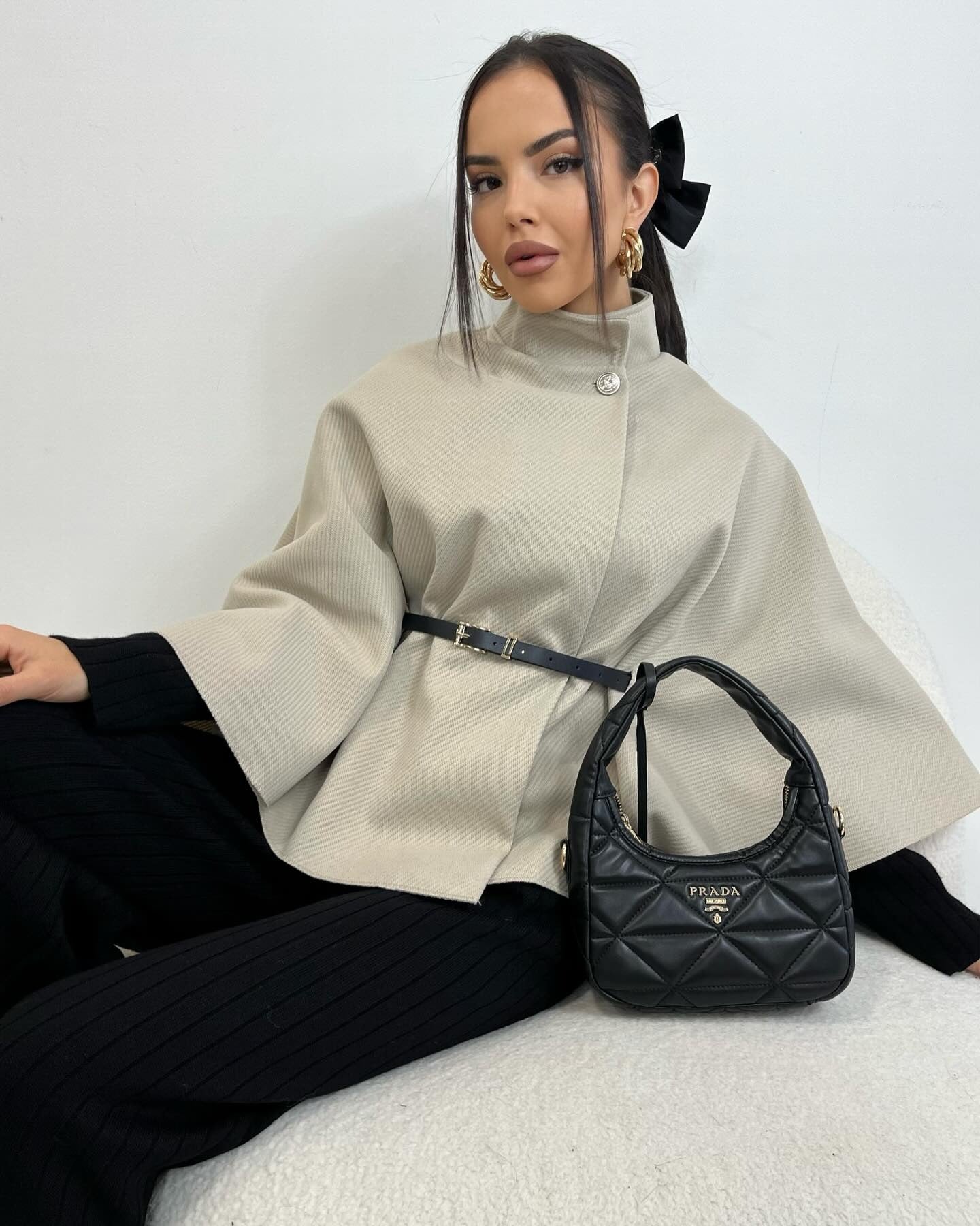 Cape Élégante à Manches Évasées avec Ceinture