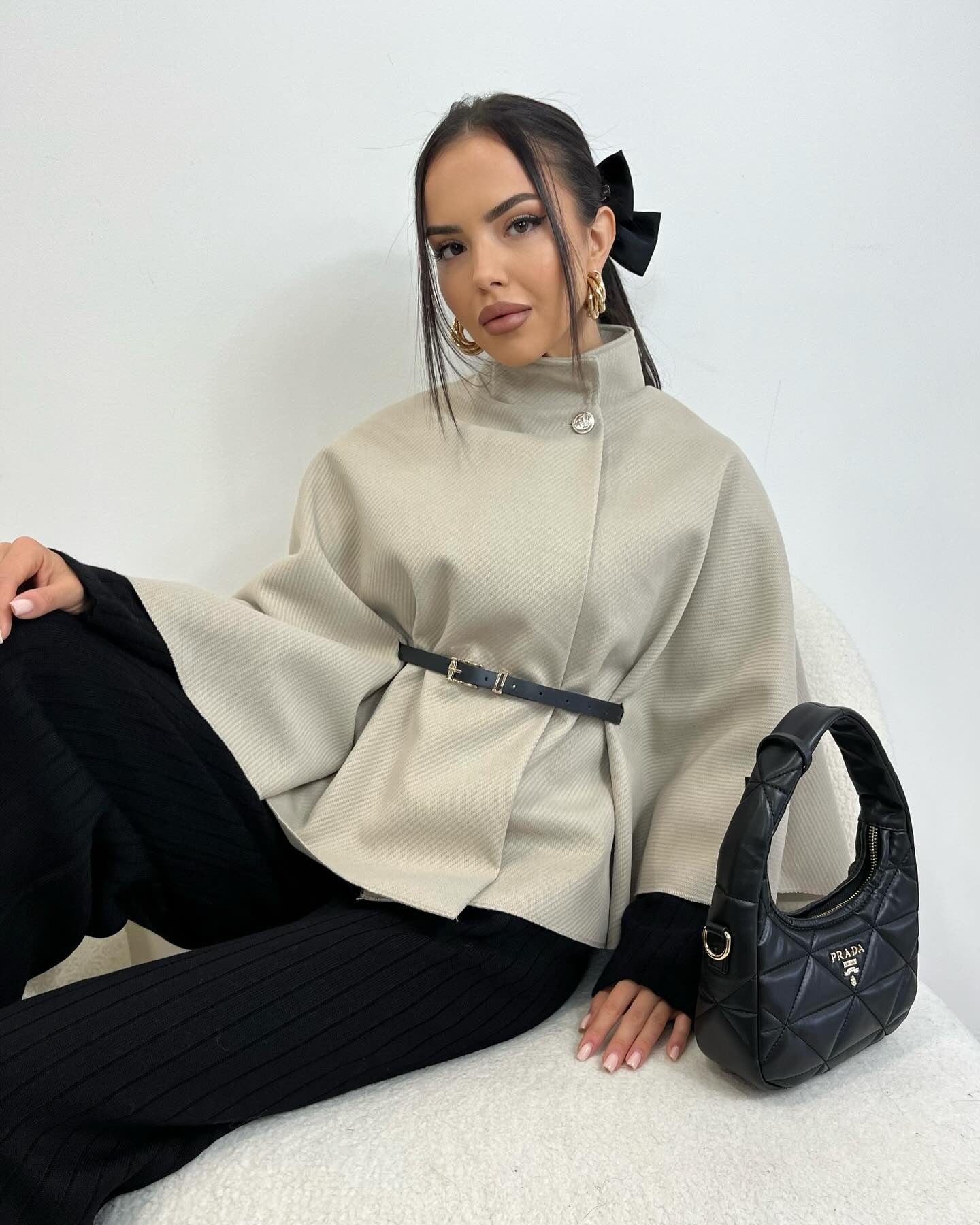 Cape Élégante à Manches Évasées avec Ceinture