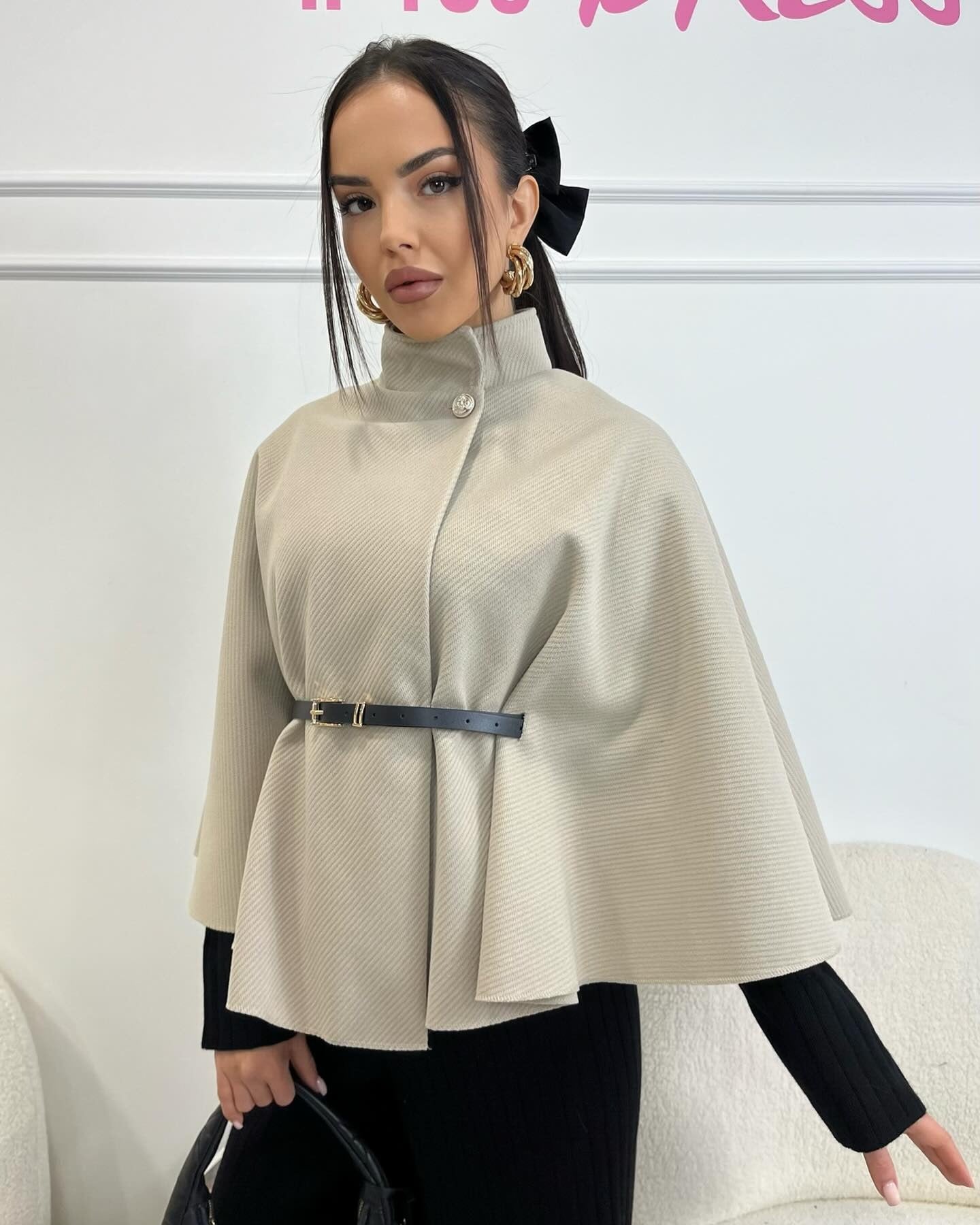 Cape Élégante à Manches Évasées avec Ceinture