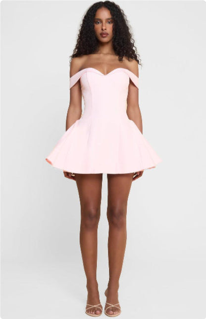 Mini-Robe Noire Épaules Dénudées