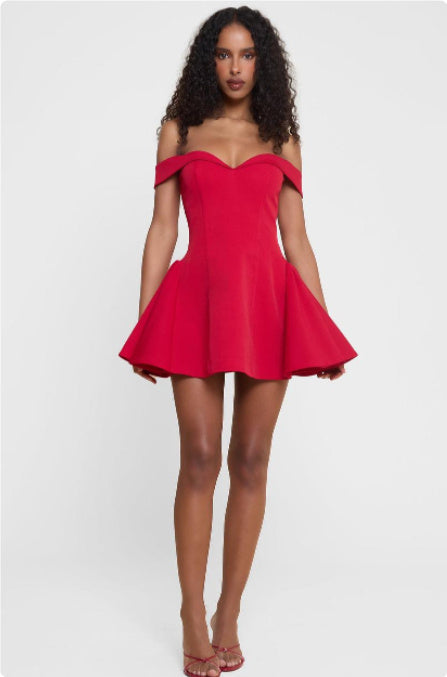 Mini-Robe Noire Épaules Dénudées